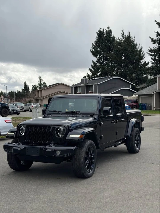 2023 Jeep JT Gladiator - Image 2 of 15