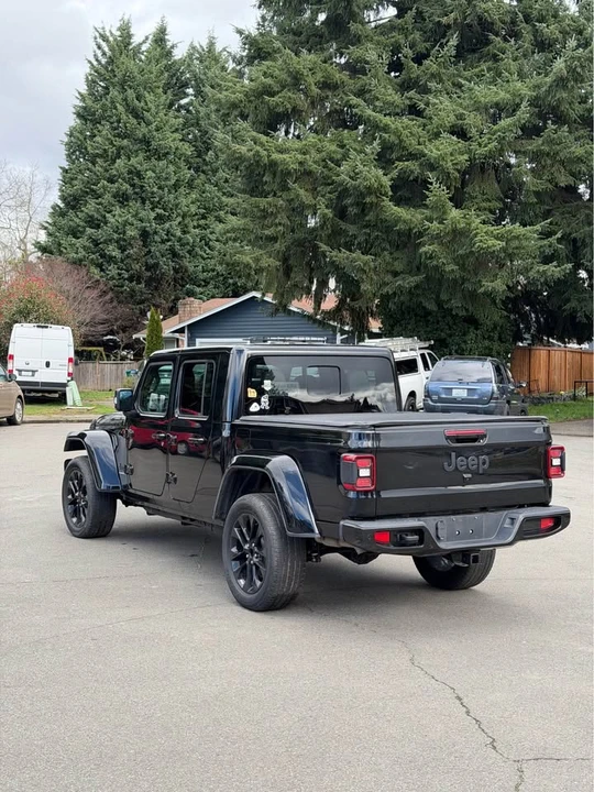 2023 Jeep JT Gladiator - Image 3 of 15