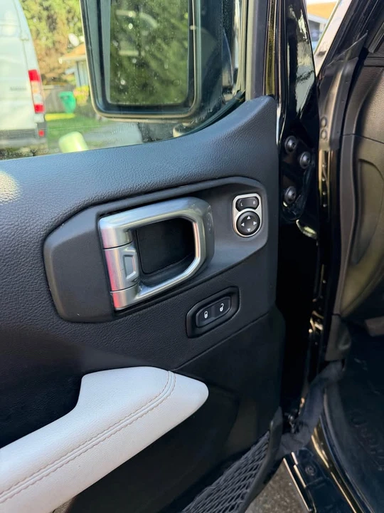 2023 Jeep JT Gladiator - Image 10 of 15