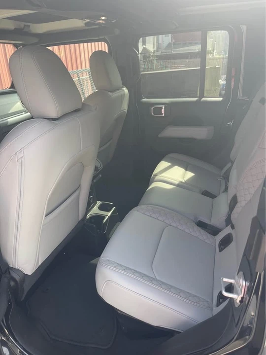2023 Jeep JT Gladiator - Image 2 of 7