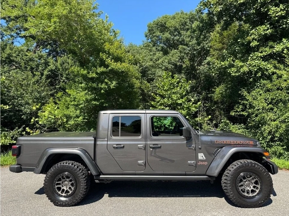 2023 Jeep JT Gladiator - Image 5 of 31
