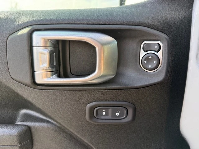 2023 Jeep JT Gladiator - Image 14 of 21