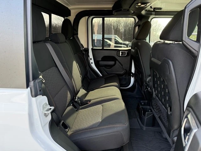 2023 Jeep JT Gladiator - Image 17 of 21