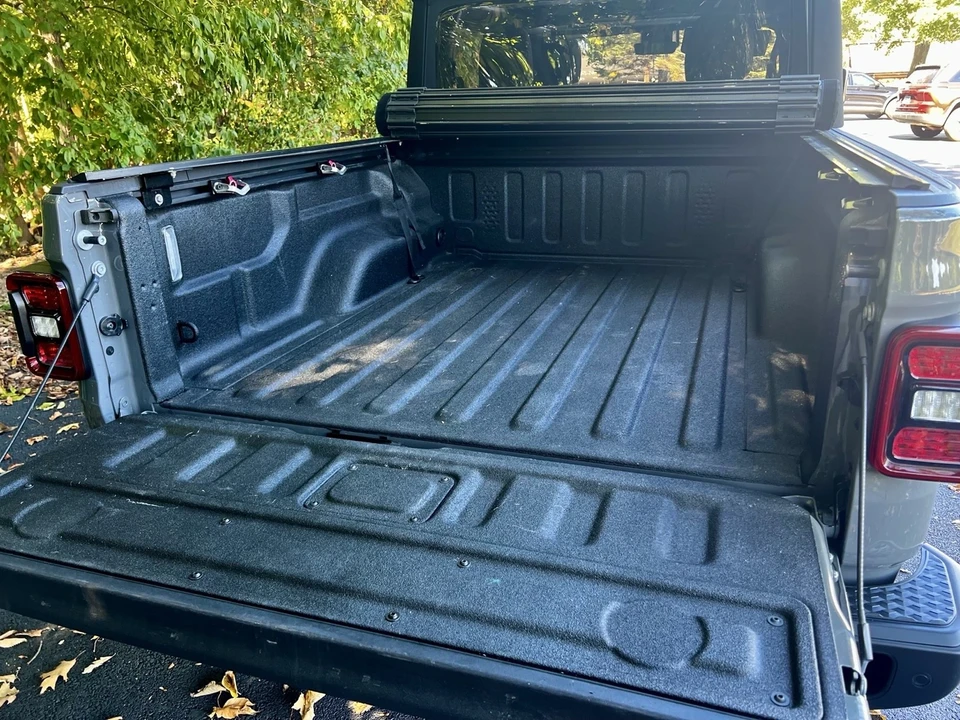 2023 Jeep JT Gladiator - Image 16 of 21