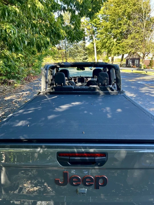 2023 Jeep JT Gladiator - Image 18 of 21