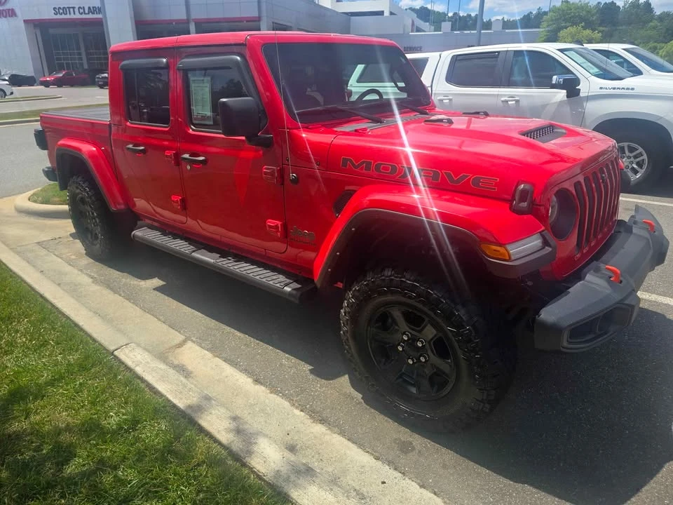 2023 Jeep JT Gladiator - Image 2 of 3