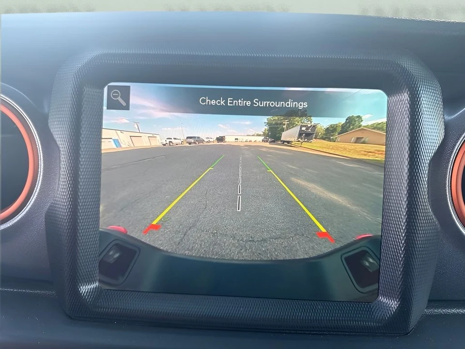 2023 Jeep JT Gladiator - Image 18 of 31