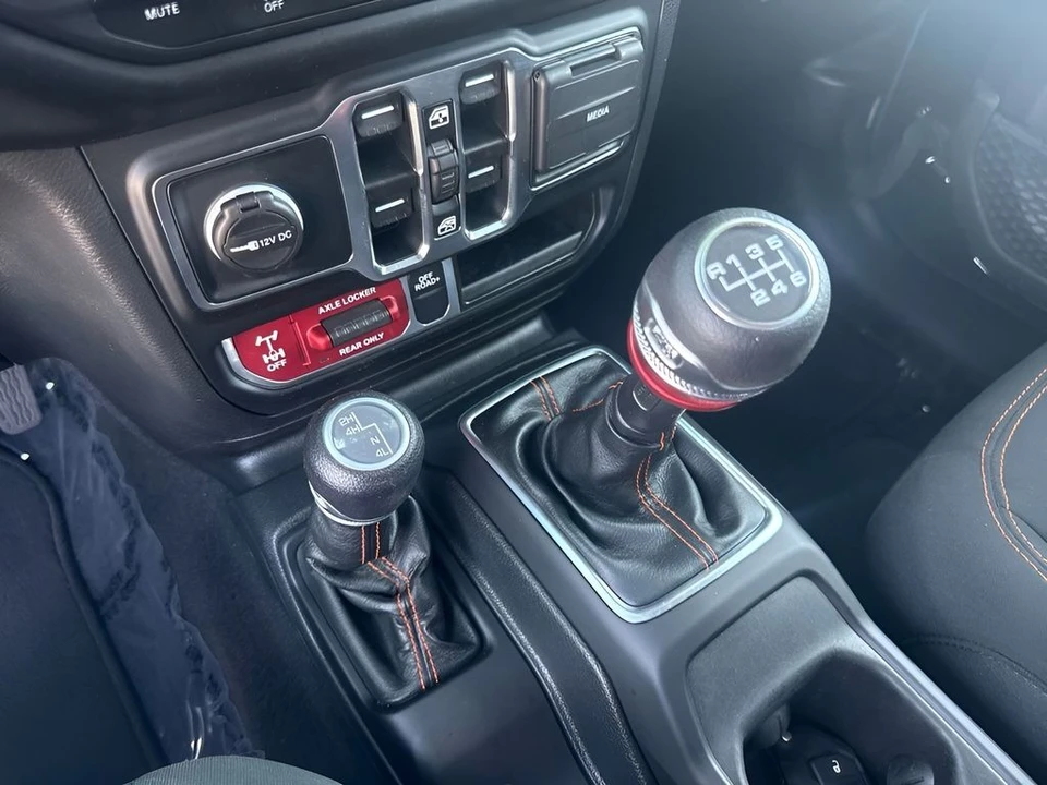 2023 Jeep JT Gladiator - Image 16 of 31
