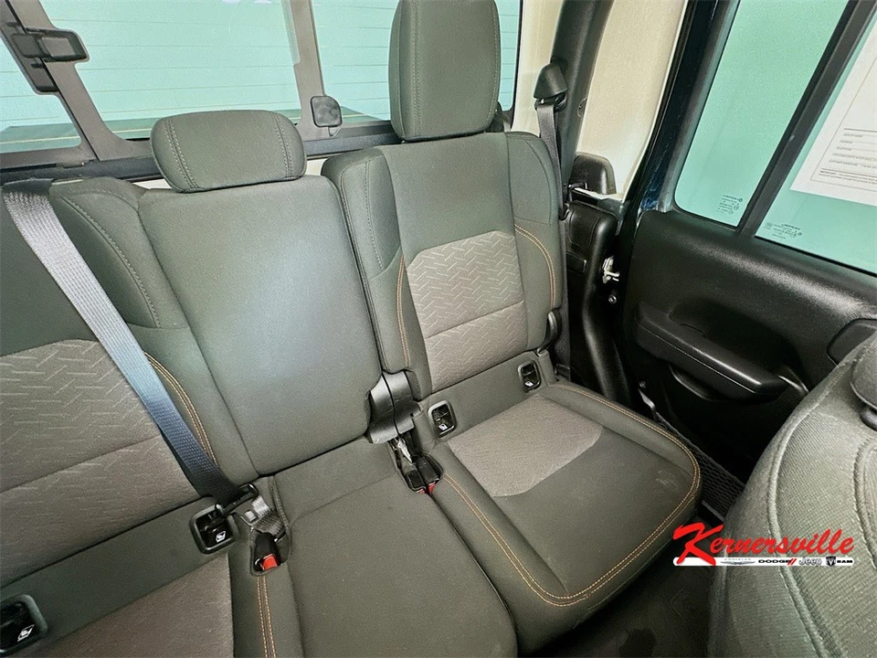 2023 Jeep JT Gladiator - Image 14 of 21
