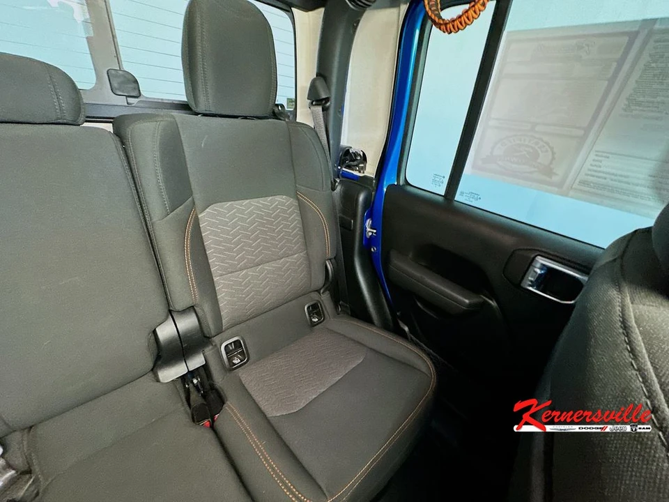 2023 Jeep JT Gladiator - Image 14 of 24