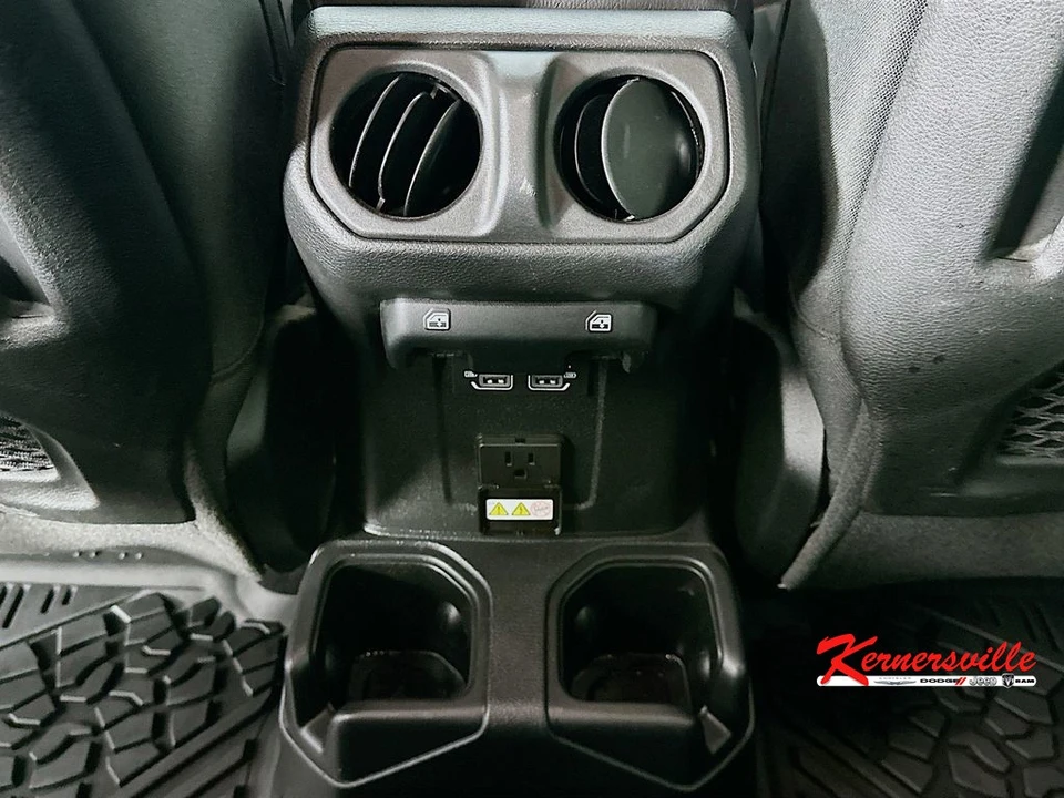 2023 Jeep JT Gladiator - Image 21 of 24