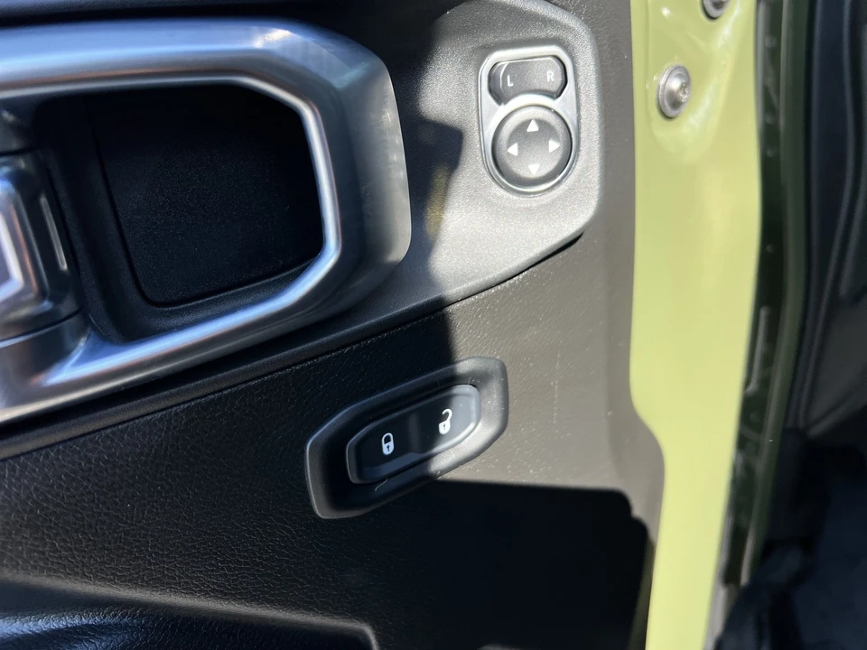 2023 Jeep JT Gladiator - Image 18 of 31