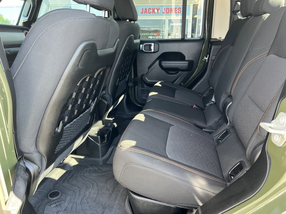 2023 Jeep JT Gladiator - Image 2 of 31