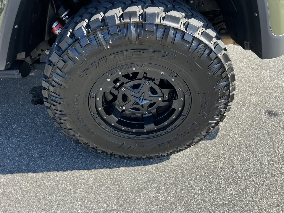 2023 Jeep JT Gladiator - Image 13 of 31