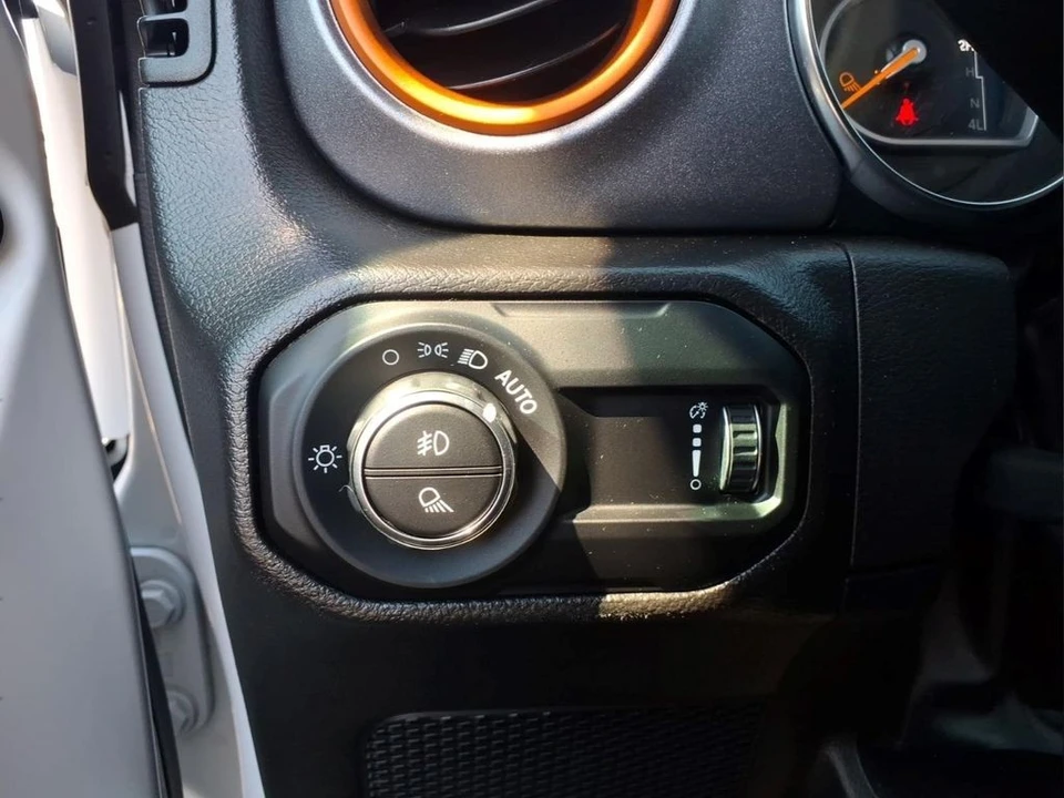 2023 Jeep JT Gladiator - Image 19 of 21