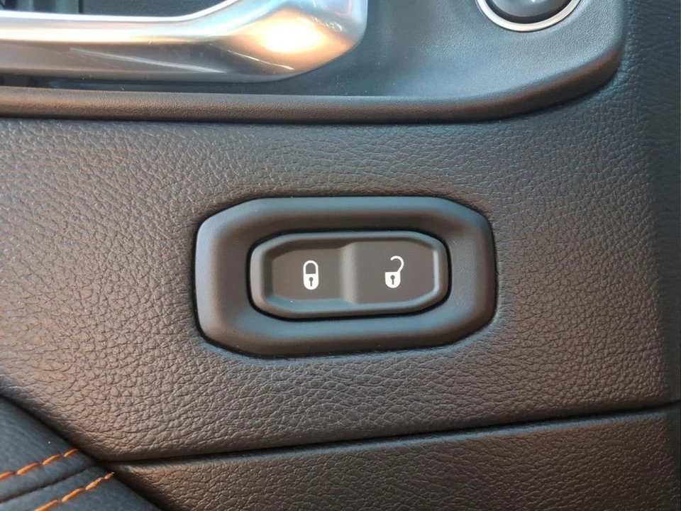 2023 Jeep JT Gladiator - Image 18 of 21