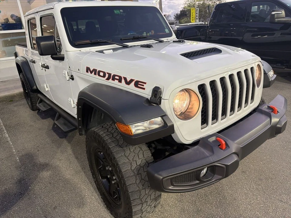 2023 Jeep JT Gladiator - Image 2 of 4