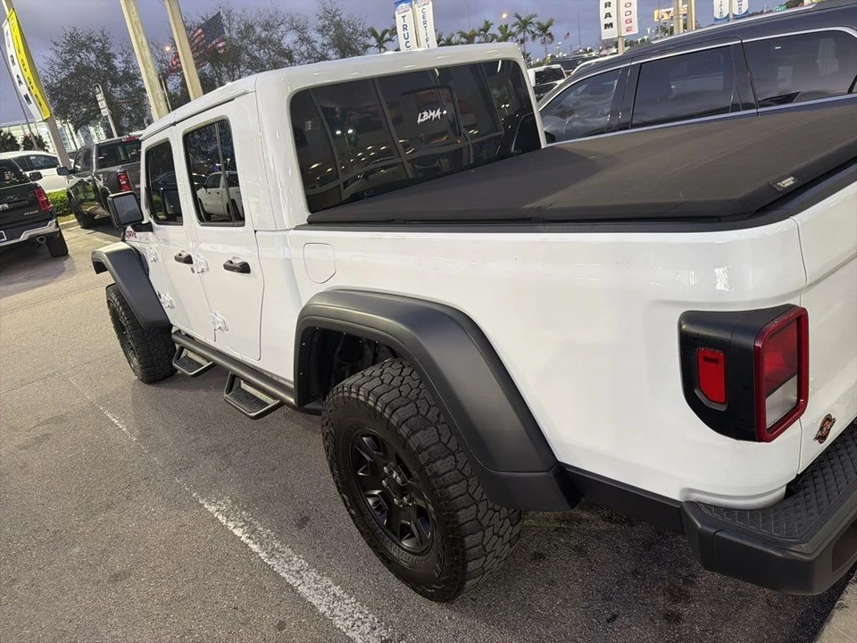 2023 Jeep JT Gladiator - Image 3 of 4