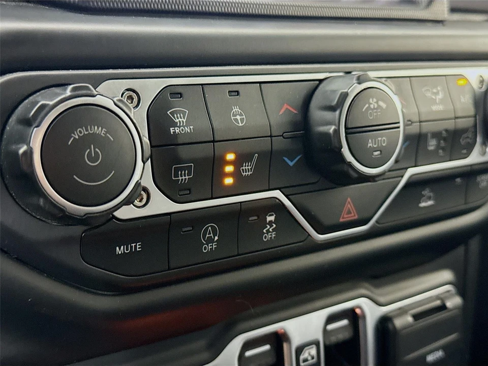 2023 Jeep JT Gladiator - Image 14 of 31