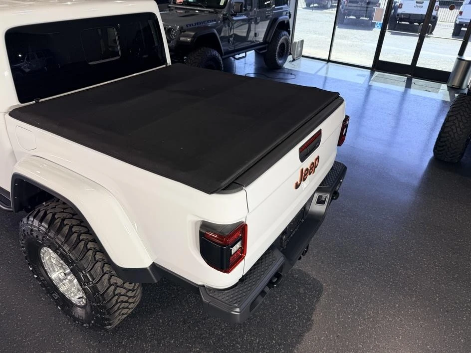 2023 Jeep JT Gladiator - Image 10 of 31