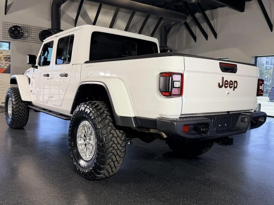 2023 Jeep JT Gladiator - Image 9 of 31