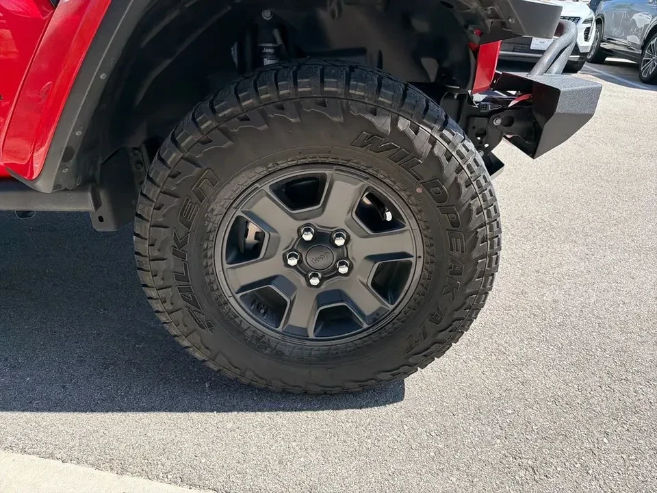 2023 Jeep JT Gladiator - Image 15 of 19