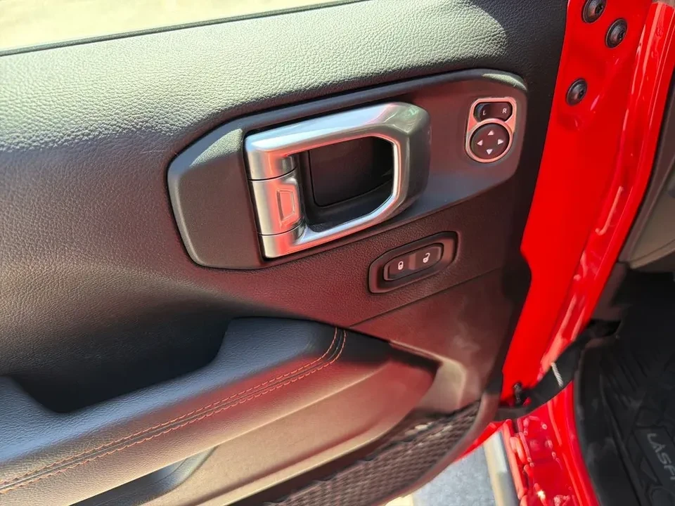 2023 Jeep JT Gladiator - Image 18 of 19
