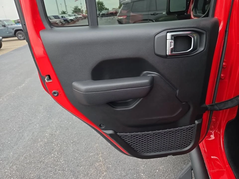 2023 Jeep JT Gladiator - Image 11 of 20