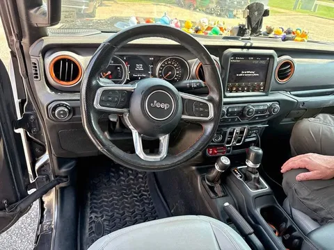 2023 Jeep Gladiator Mojave 4WD 4D Crew Cab