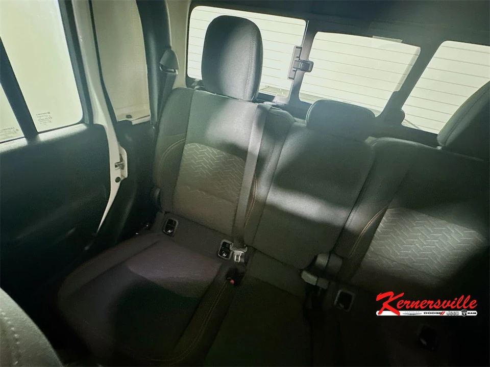 2023 Jeep JT Gladiator - Image 12 of 21