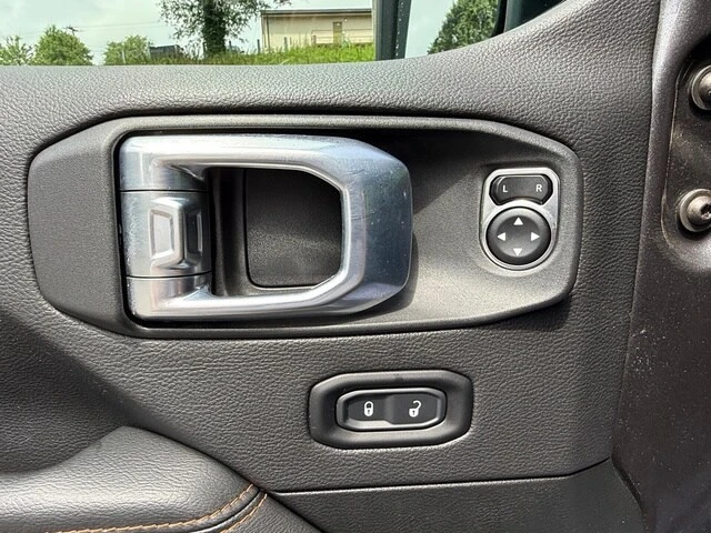 2023 Jeep - Image 15 of 31