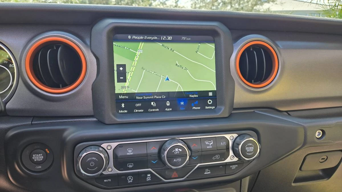 2023 Jeep JT Gladiator - Image 16 of 21