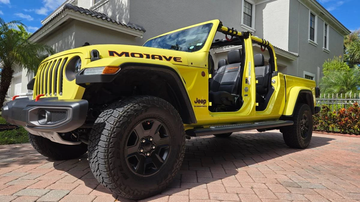 2023 Jeep JT Gladiator - Image 2 of 21