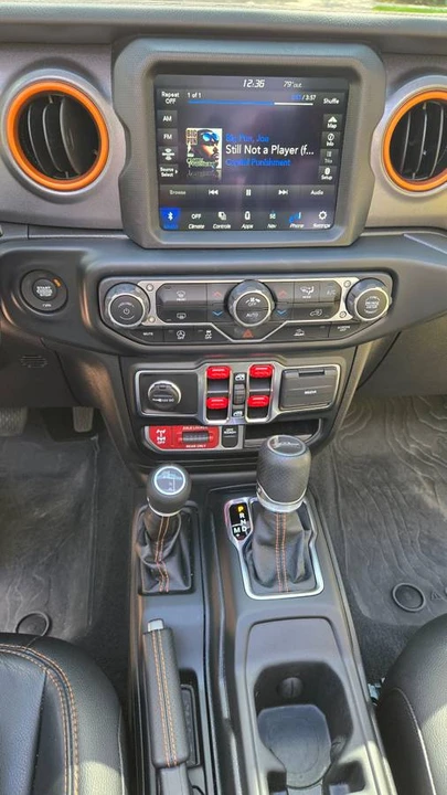 2023 Jeep JT Gladiator - Image 14 of 21