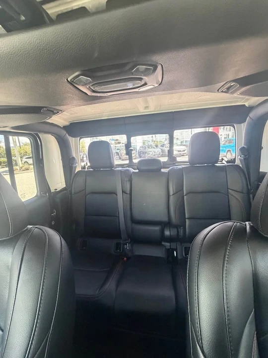 2023 Jeep JT Gladiator - Image 18 of 20