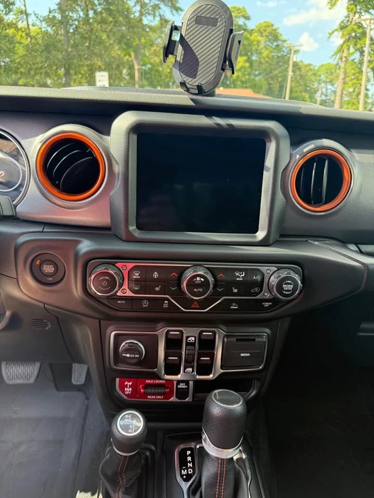 2023 Jeep JT Gladiator - Image 9 of 10