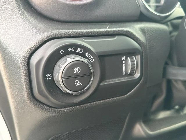 2023 Jeep JT Gladiator - Image 14 of 20