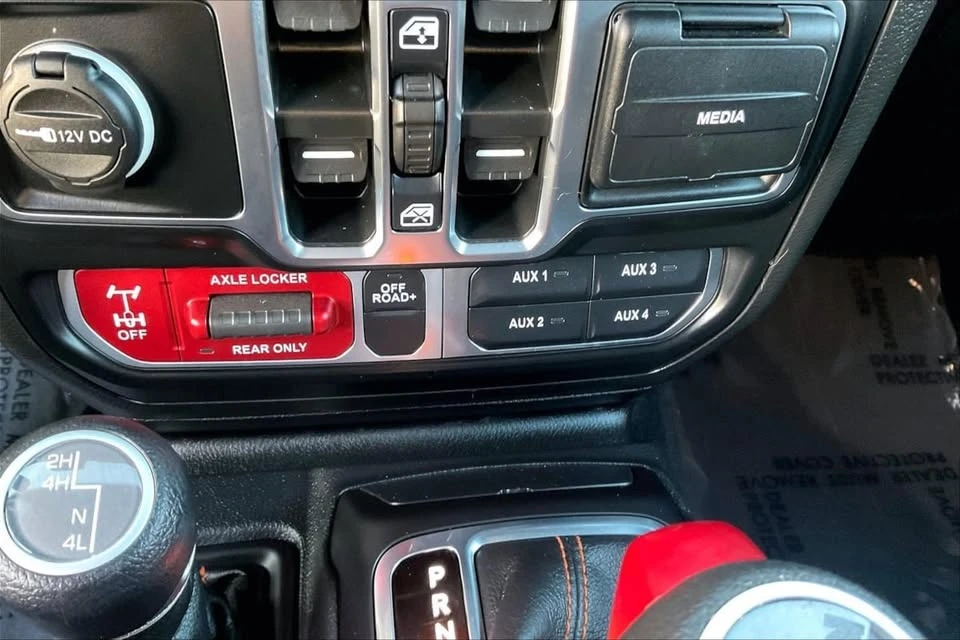 2023 Jeep JT Gladiator - Image 18 of 19