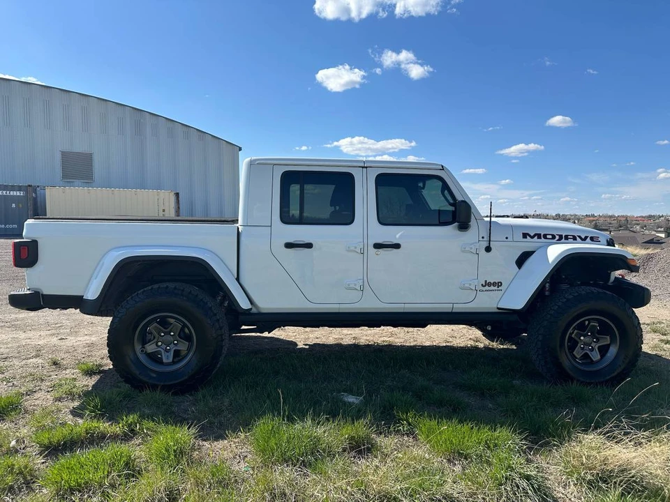 2023 Jeep JT Gladiator - Image 4 of 24