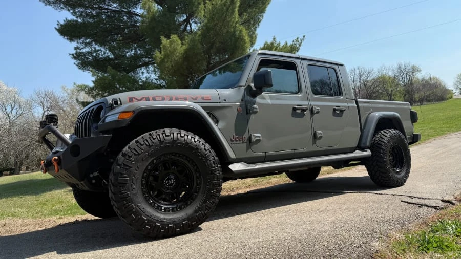 2023 Jeep JT Gladiator - Image 2 of 12