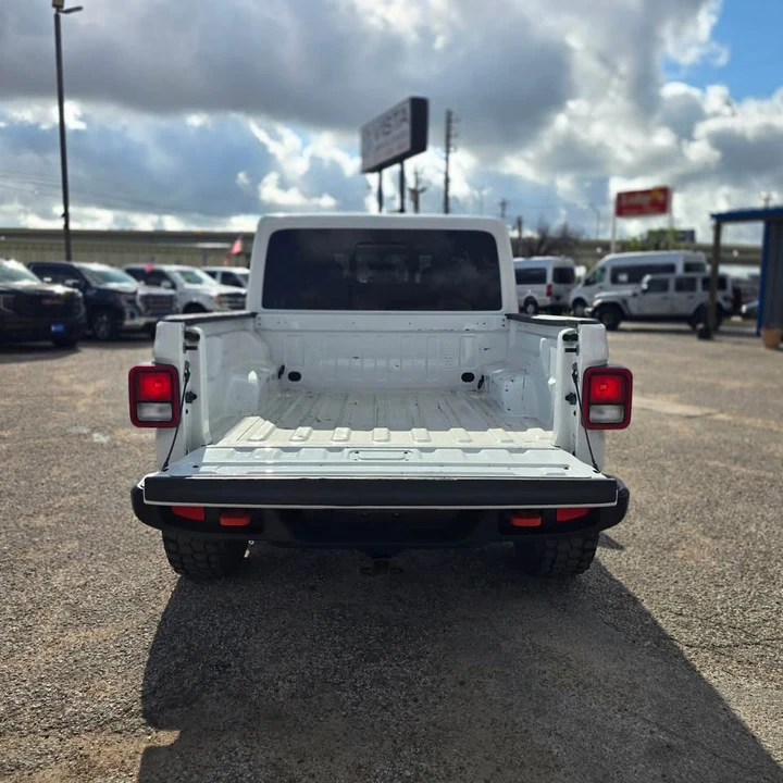 2023 Jeep JT Gladiator - Image 16 of 19