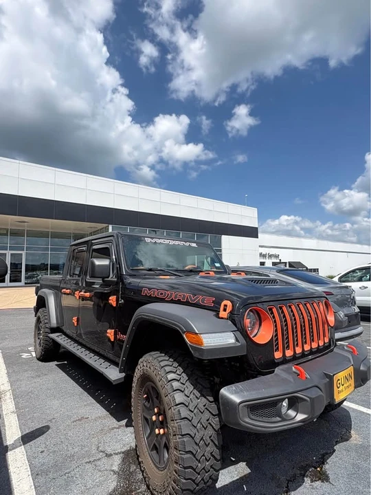 2023 Jeep JT Gladiator - Image 2 of 8