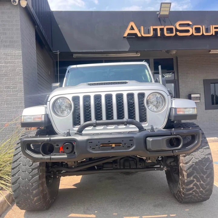 2023 Jeep JT Gladiator - Image 2 of 11