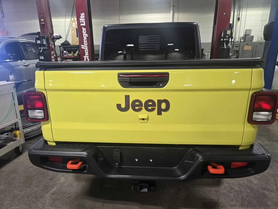 2023 Jeep JT Gladiator - Image 13 of 14