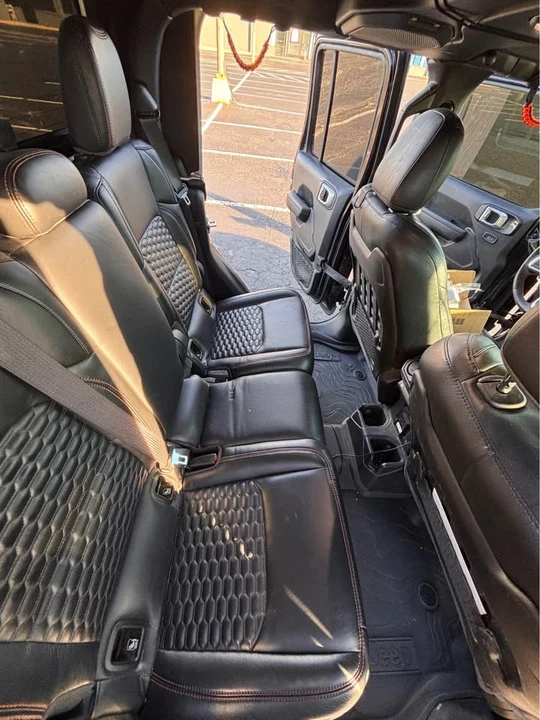 2023 Jeep JT Gladiator - Image 5 of 18