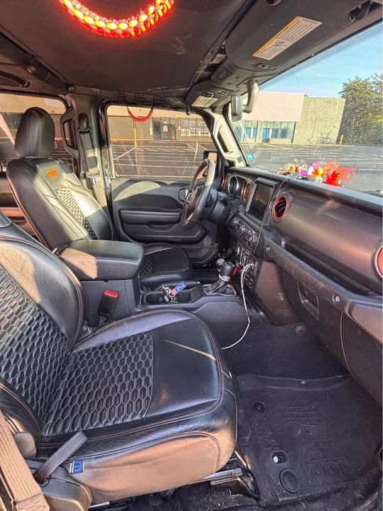 2023 Jeep JT Gladiator - Image 13 of 18