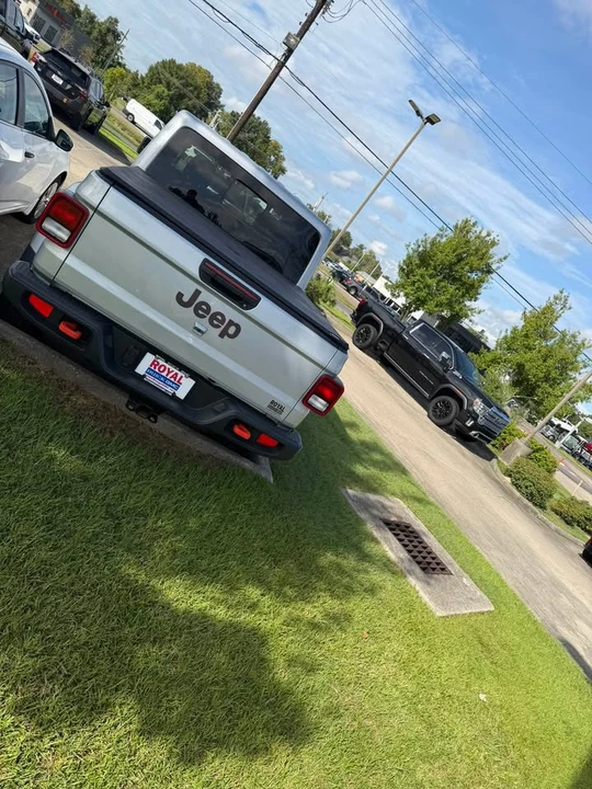 2023 Jeep JT Gladiator - Image 3 of 5