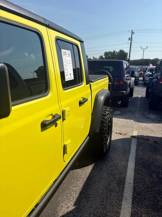 2023 Jeep JT Gladiator - Image 8 of 14