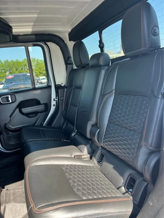 2023 Jeep JT Gladiator - Image 8 of 9