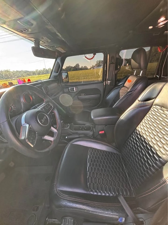2023 Jeep JT Gladiator - Image 11 of 18